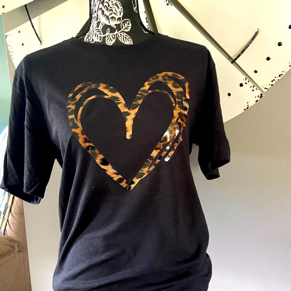 ♥️leopard t-shirt♥️